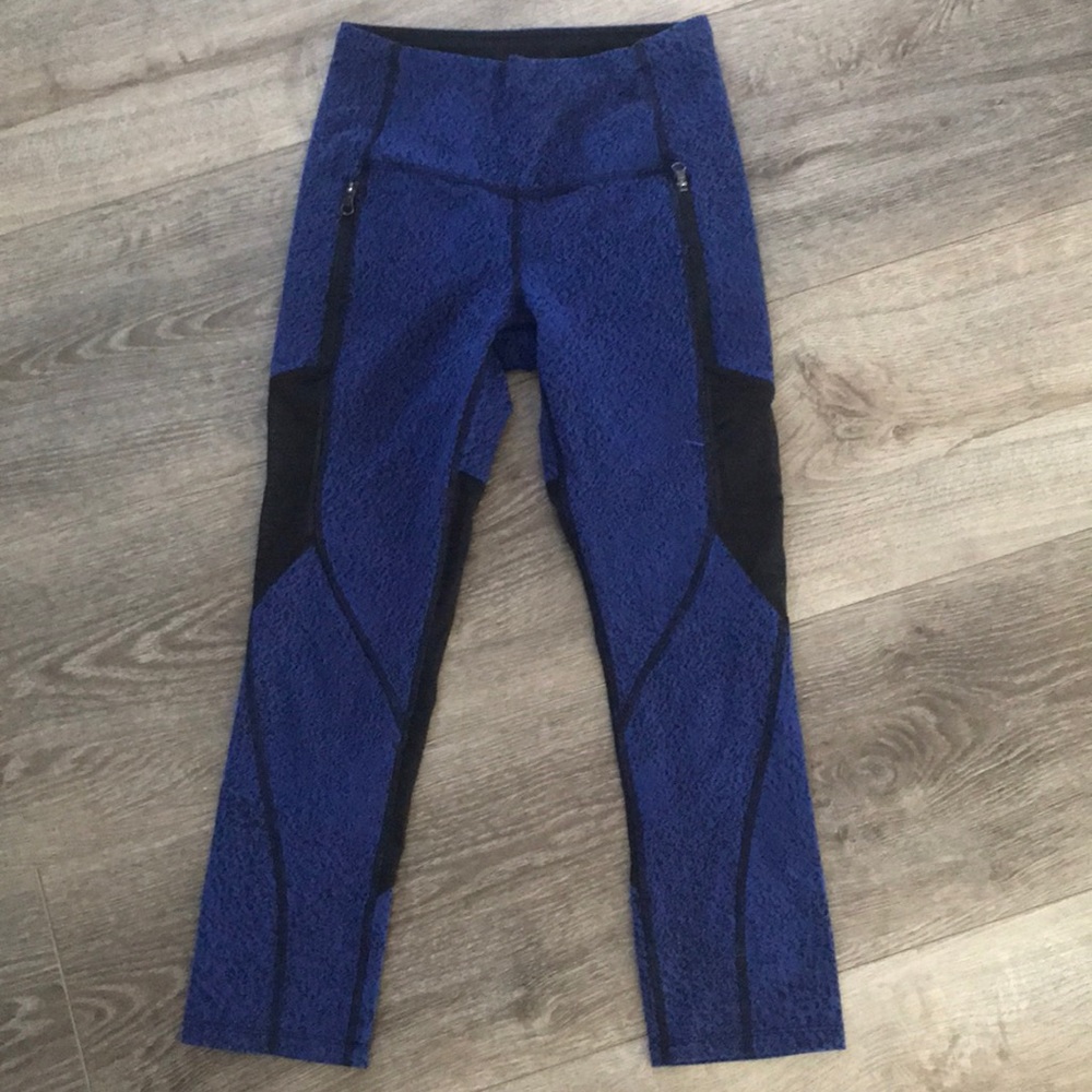 Lulu Lemon cropped yoga pants